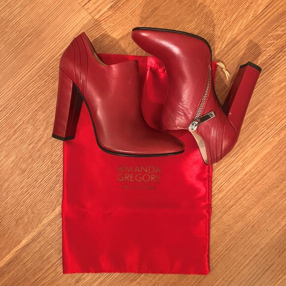 NWT Amanda Gregory burgundy heeled ankle bootties - Picture 6 of 6